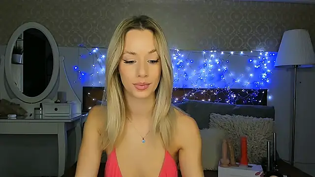 MiaBeeXX online show from 10.06.25