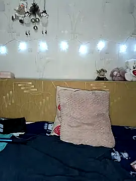 Katti Kissa online show from 12.20.25