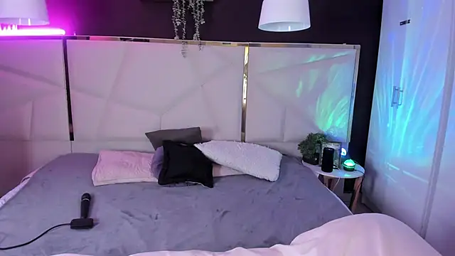 Inndrahot online show from 12.02.25