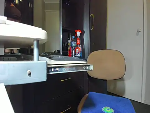 Angelchezcka online show from 04.04.26