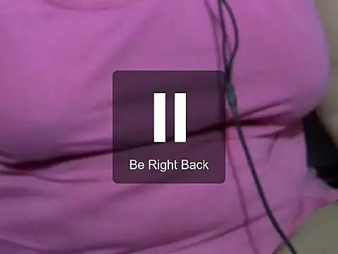 Snapshot of giga-bite chatting on 09.30.25 giga-bite online show from 09.30.25