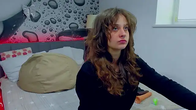 AlmaFancy online show from 04.17.26