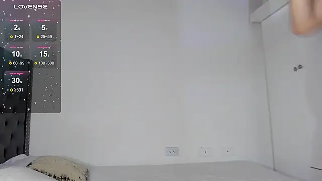 Snapshot of sophia_clark1 chatting on 03.08.25 sophia clark1 online show from 03.08.25