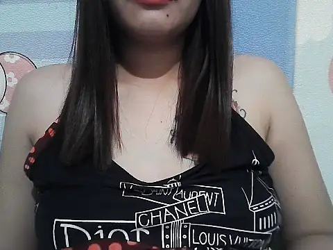 Snapshot of leamorena chatting on 03.11.25 leamorena online show from 03.11.25