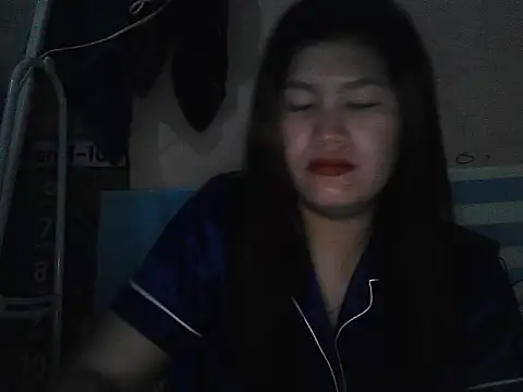 Snapshot of leamorena chatting on 10.03.25 leamorena online show from 10.03.25