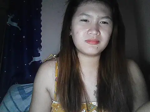 Snapshot of leamorena chatting on 11.11.25 leamorena online show from 11.11.25