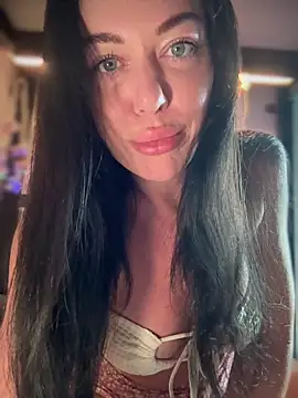 LilliThelo online show from 12.17.25