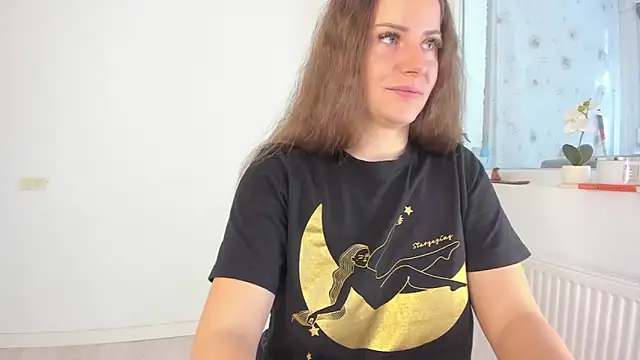 Snapshot of DiamondKay chatting on 02.18.26 DiamondKay online show from 02.18.26