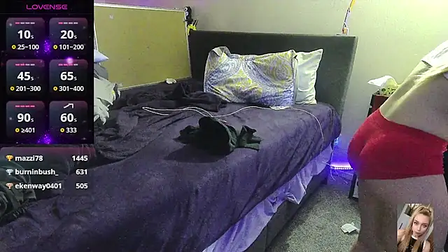 Snapshot of Blondiewithanass chatting on 11.06.25 Blondiewithanass online show from 11.06.25