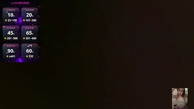 Snapshot of Blondiewithanass chatting on 11.23.25 Blondiewithanass online show from 11.23.25