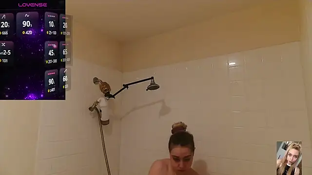 Snapshot of Blondiewithanass chatting on 11.24.25 Blondiewithanass online show from 11.24.25