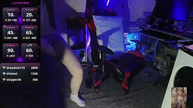 Snapshot of Blondiewithanass chatting on 12.01.25 Blondiewithanass online show from 12.01.25