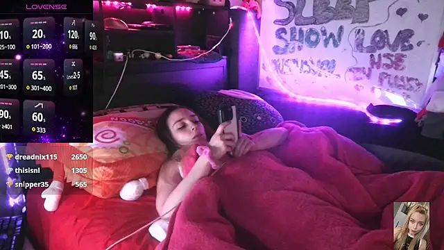 Snapshot of Blondiewithanass chatting on 12.03.25 Blondiewithanass online show from 12.03.25