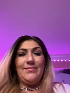 Snapshot of LittleMissEeve chatting on 02.14.25 LittleMissEeve online show from 02.14.25