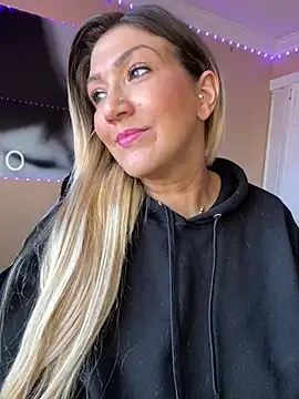 Snapshot of LittleMissEeve chatting on 02.27.25 LittleMissEeve online show from 02.27.25