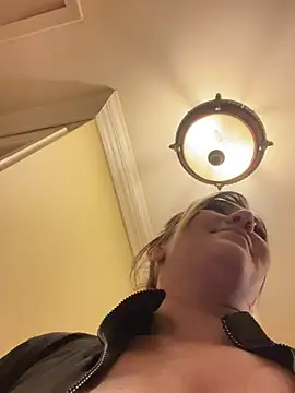 Snapshot of LittleMissEeve chatting on 03.14.25 LittleMissEeve online show from 03.14.25