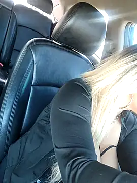 Snapshot of LittleMissEeve chatting on 03.22.25 LittleMissEeve online show from 03.22.25