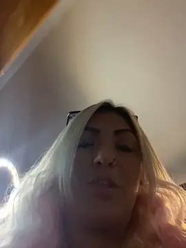 Snapshot of LittleMissEeve chatting on 09.15.25 LittleMissEeve online show from 09.15.25