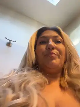 Snapshot of LittleMissEeve chatting on 09.24.25 LittleMissEeve online show from 09.24.25