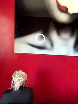 Snapshot of LittleMissEeve chatting on 10.24.25 LittleMissEeve online show from 10.24.25