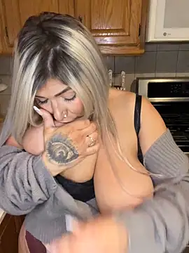 Snapshot of LittleMissEeve chatting on 11.24.25 LittleMissEeve online show from 11.24.25