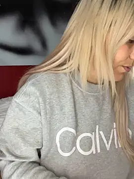 Snapshot of LittleMissEeve chatting on 12.15.25 LittleMissEeve online show from 12.15.25