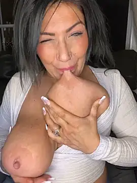 LittleMissEeve online show from 04.18.26