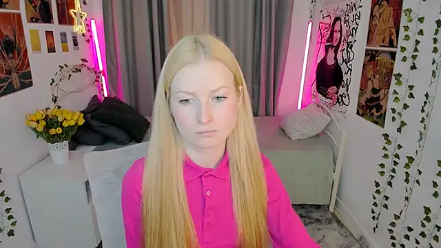 Laly Peach online show from 10.19.25