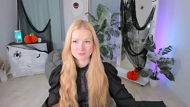 Laly Peach online show from 10.27.25