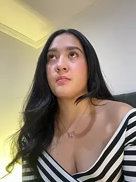 Nina lovi online show from 12.20.24