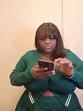 Snapshot of MzShyne chatting on 06.16.26 MzShyne online show from 06.16.26