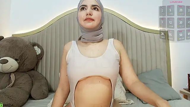 dalilasaadi  online show from 04.18.26