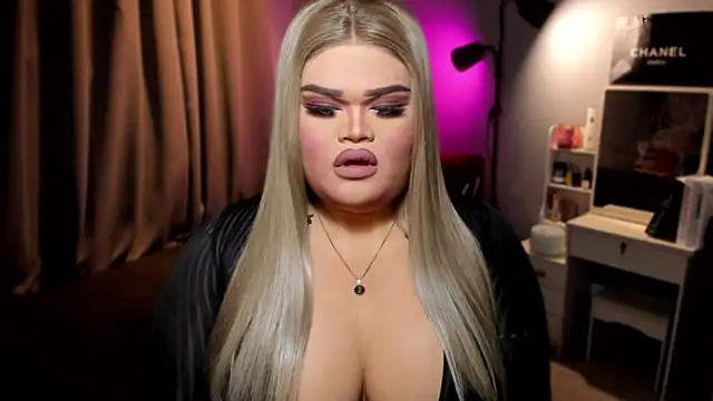 KarolinaThompson online show from 12.03.24