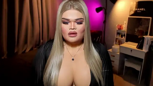 KarolinaThompson online show from 12.04.24