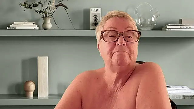 GrannyChrissy68 online show from 03.20.26