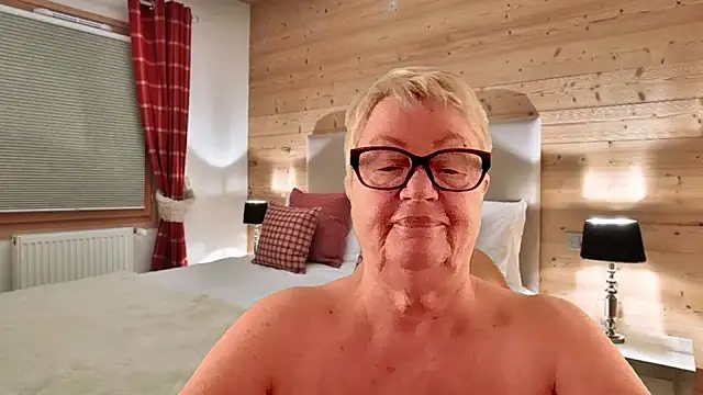 GrannyChrissy68 online show from 03.31.26