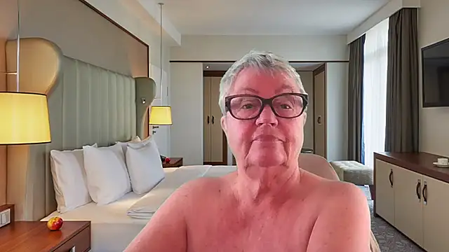 Snapshot of GrannyChrissy68 chatting on 06.09.26 GrannyChrissy68 online show from 06.09.26