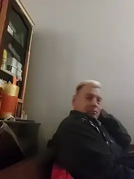 Snapshot of gayphotograper chatting on 10.28.25 gayphotograper online show from 10.28.25