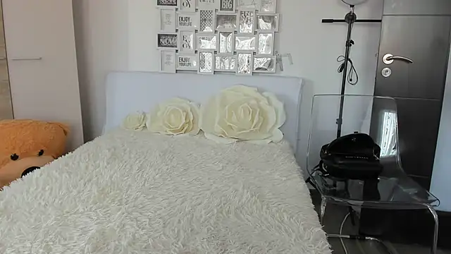 sweetemy4u online show from 02.14.25