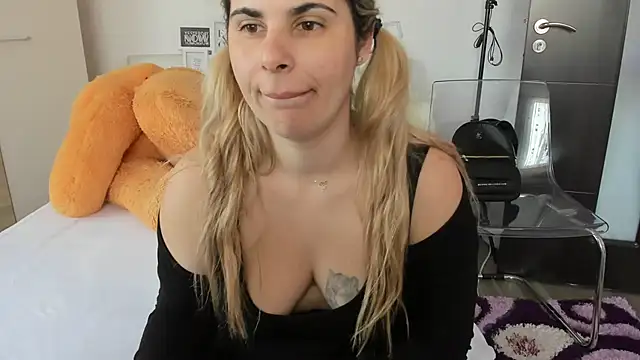 sweetemy4u online show from 03.22.25