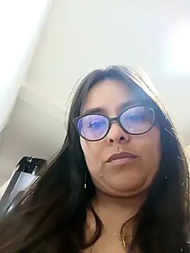 Ixchel Anaid online show from 02.15.25