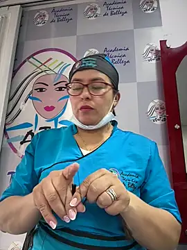 Ixchel Anaid online show from 04.16.26