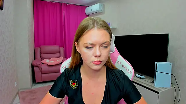 Strawberrye online show from 02.22.26