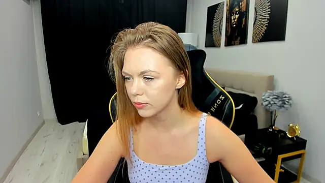 Strawberrye online show from 04.17.26