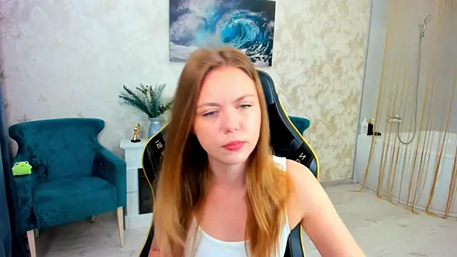 Snapshot of Strawberrye chatting on 06.07.26 Strawberrye online show from 06.07.26