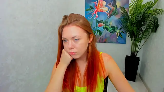 Snapshot of Strawberrye chatting on 06.30.26 Strawberrye online show from 06.30.26