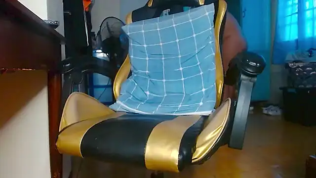 Yukikawaii online show from 10.20.25