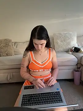 Snapshot of joeystaciee chatting on 11.13.25 joeystaciee online show from 11.13.25