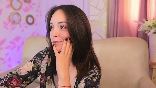 molly marmalade  online show from 12.06.24