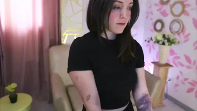 molly marmalade  online show from 02.24.25